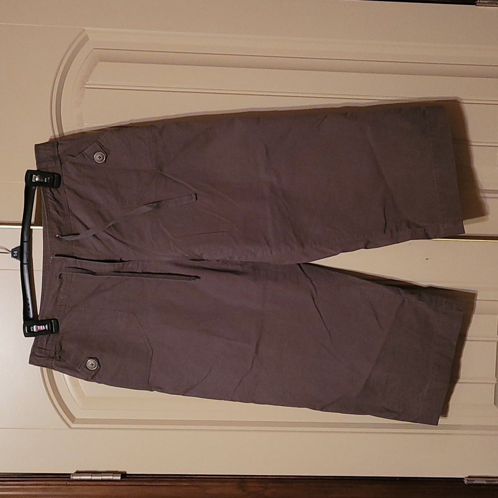 Cropped pants